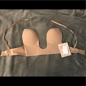 Nude strapless plunge bra